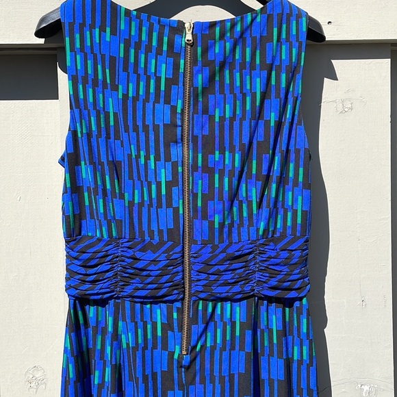 Taylor Swift Sleeveless Geometric BodyCon - Picture 5 of 11